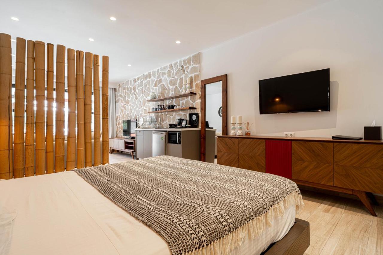 F & S Lounge Suites Parga Bagian luar foto