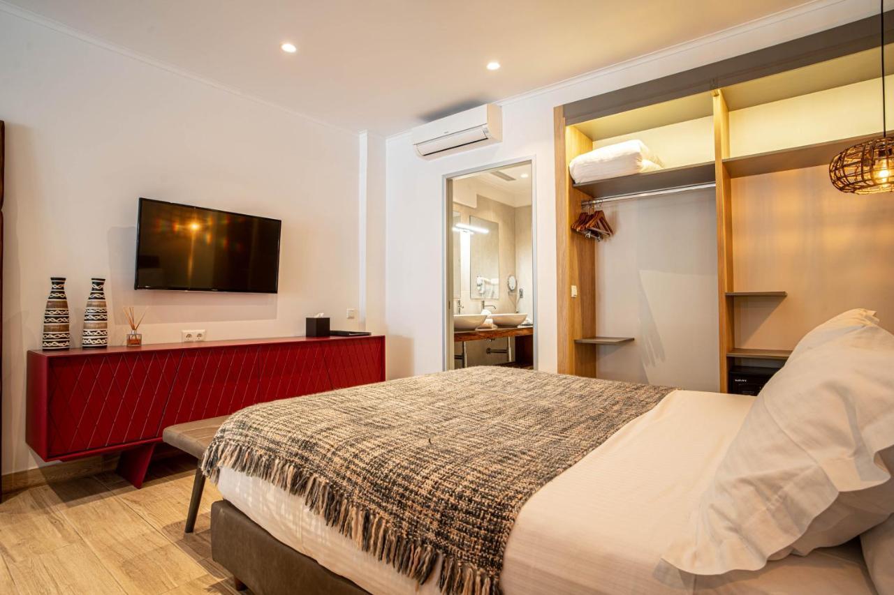 F & S Lounge Suites Parga Bagian luar foto